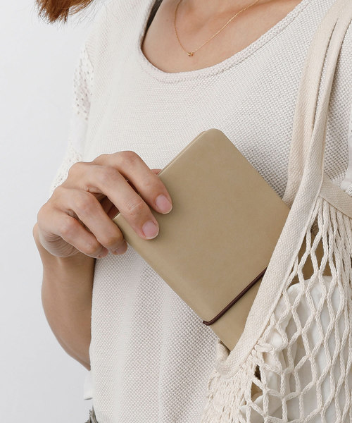 HIGHTIDE（ハイタイド）の「Pavot パヴォ レシートホルダー じゃばらケース 二つ折り（カードケース・レディース・ネイビー/パープル/ブラック/カーキ/グレー/ターコイズブルー/ブラウン/レッド/ピンク/ベージュ/ブルー/ライトグレー/ピンク系その他/グリーン/ラベンダー/イエロー/ダークベージュ・FREE）」の5枚目の写真