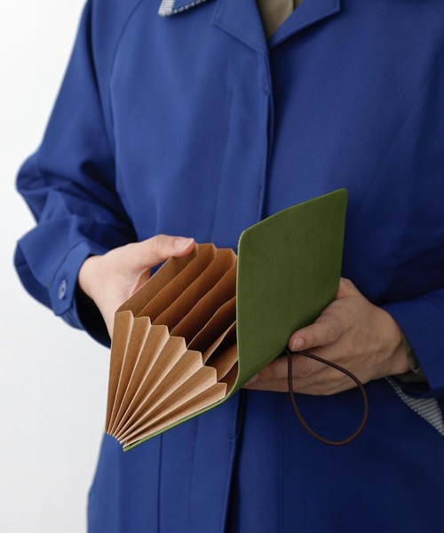 HIGHTIDE（ハイタイド）の「Pavot パヴォ レシートホルダー じゃばらケース 二つ折り（カードケース・レディース・ネイビー/パープル/ブラック/カーキ/グレー/ターコイズブルー/ブラウン/レッド/ピンク/ベージュ/ブルー/ライトグレー/ピンク系その他/グリーン/ラベンダー/イエロー/ダークベージュ・FREE）」の7枚目の写真