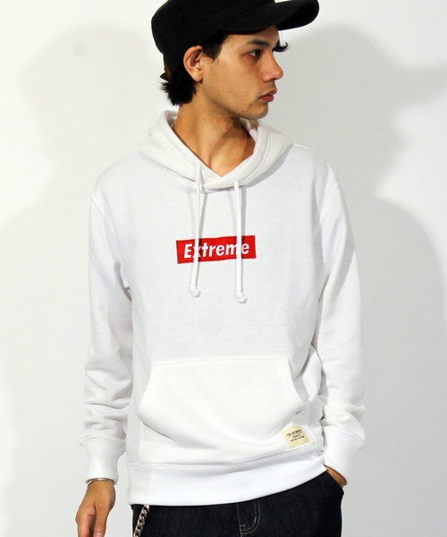 ８(eight)（エイト）の「ボックスロゴプルオーバーパーカー（パーカー・メンズ・ブラック/ホワイト/レッド/グレー/ブルー/ネイビー/ブラック系その他2/ブラック系その他/ホワイト系その他2/ホワイト系その他/ホワイト×ブラック/ホワイト×レッド・LARGE/XX-LARGE/X-LARGE/SMALL/MEDIUM）」の2枚目の写真