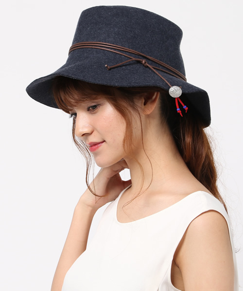 ASZAKKA(アザッカ)の「細リボン中折れハット(ハット・レディース・グレー/ベージュ/ネイビー/ホワイト・FREE)」の4枚目の写真