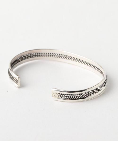 EN ROUTE(アンルート)の「JEYOKA(ヘヨカ) ALINE TAHE NAVAJO BANGLE M(バングル/リストバンド・レディース・シルバー・FREE)」の3枚目の写真