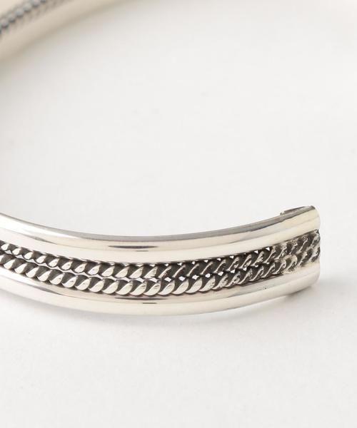 EN ROUTE(アンルート)の「JEYOKA(ヘヨカ) ALINE TAHE NAVAJO BANGLE M(バングル/リストバンド・レディース・シルバー・FREE)」の4枚目の写真