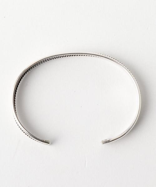 EN ROUTE(アンルート)の「JEYOKA(ヘヨカ) ALINE TAHE NAVAJO BANGLE M(バングル/リストバンド・レディース・シルバー・FREE)」の5枚目の写真