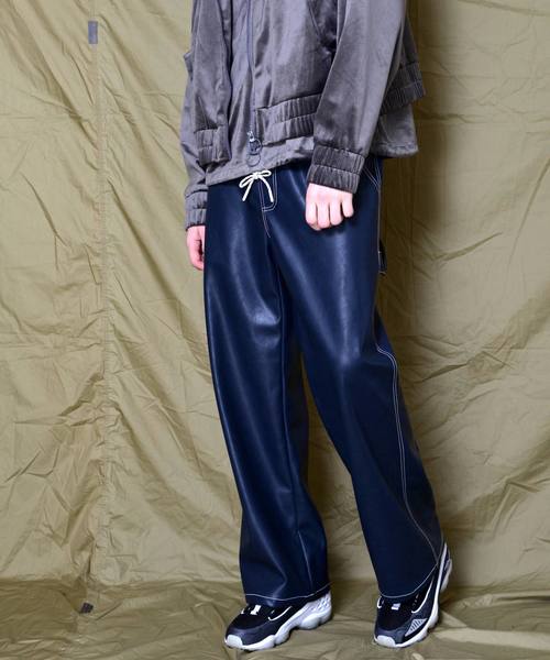SUPERTHANKS（スーパーサンクス）の「フェイクレザーパンツ（その他