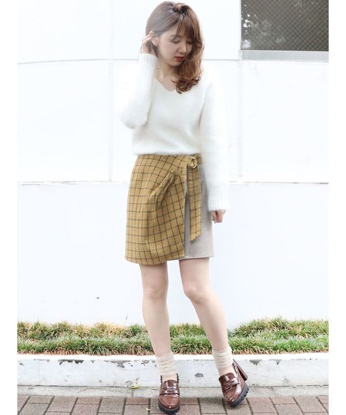 dazzlin(ダズリン)の「チェックラップミニスカート(スカート・レディース・ブラウン/グレー/マスタード・SMALL/MEDIUM)」の12枚目の写真