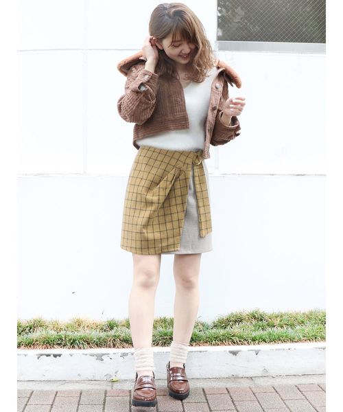 dazzlin(ダズリン)の「チェックラップミニスカート(スカート・レディース・ブラウン/グレー/マスタード・SMALL/MEDIUM)」の15枚目の写真