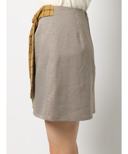 dazzlin(ダズリン)の「チェックラップミニスカート(スカート・レディース・ブラウン/グレー/マスタード・SMALL/MEDIUM)」の21枚目の写真