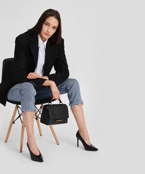 CHARLES & KEITH(チャールズ & キース)の「エンベリッシュポインテッドパンプス / Embellished Pointed Pumps(パンプス・レディース・ブラック/オレンジ/ライトベージュ・22.5cm/23cm/23.5cm/24.5cm/25cm)」の8枚目の写真