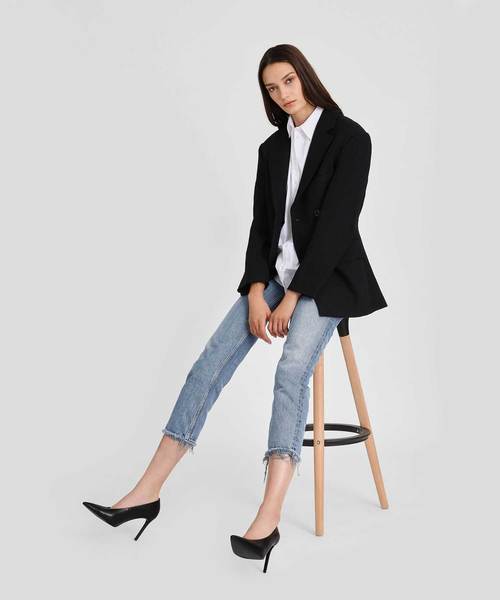 CHARLES & KEITH(チャールズ & キース)の「エンベリッシュポインテッドパンプス / Embellished Pointed Pumps(パンプス・レディース・ブラック/オレンジ/ライトベージュ・22.5cm/23cm/23.5cm/24.5cm/25cm)」の9枚目の写真