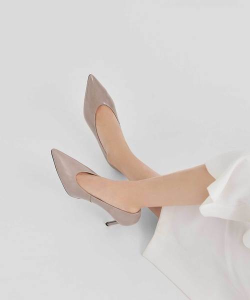 CHARLES & KEITH(チャールズ & キース)の「エンベリッシュポインテッドパンプス / Embellished Pointed Pumps(パンプス・レディース・ブラック/オレンジ/ライトベージュ・22.5cm/23cm/23.5cm/24.5cm/25cm)」の10枚目の写真