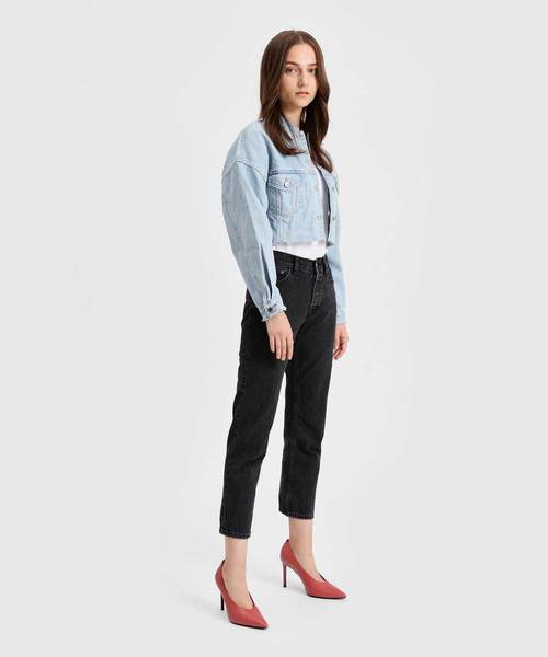 CHARLES & KEITH(チャールズ & キース)の「エンベリッシュポインテッドパンプス / Embellished Pointed Pumps(パンプス・レディース・ブラック/オレンジ/ライトベージュ・22.5cm/23cm/23.5cm/24.5cm/25cm)」の21枚目の写真