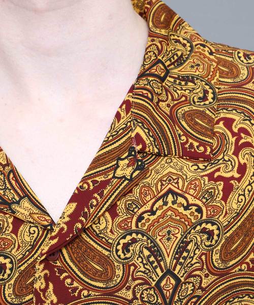 EMMA CLOTHES（エマクローズ）の「ペイズリー柄 長袖 オープンカラーシャツ（シャツ/ブラウス・メンズ・ネイビー/ゴールド・FREE）」の10枚目の写真