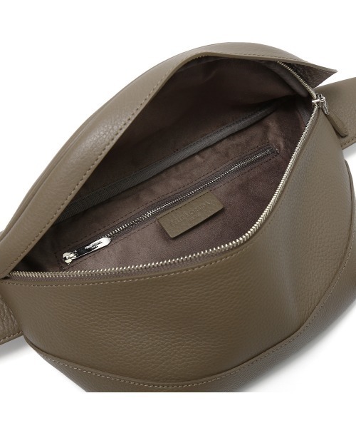 PELLE MORBIDA（ペッレモルビダ）の「MAIDEN VOYAGE（メイデンボヤージュ）ショルダーバッグ（ボディバッグ/ウエストポーチ・メンズ・ブラック/ベージュ/レッド/オレンジ/ネイビー・FREE）」の12枚目の写真