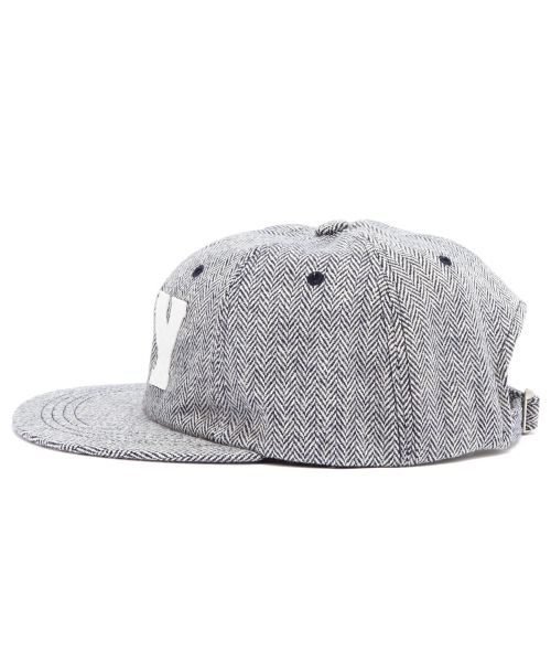 green label relaxing（グリーンレーベルリラクシング）の「NY H/BONE ベースボールキャップ（キャップ・メンズ・グレー/ネイビー・フリー）」の3枚目の写真
