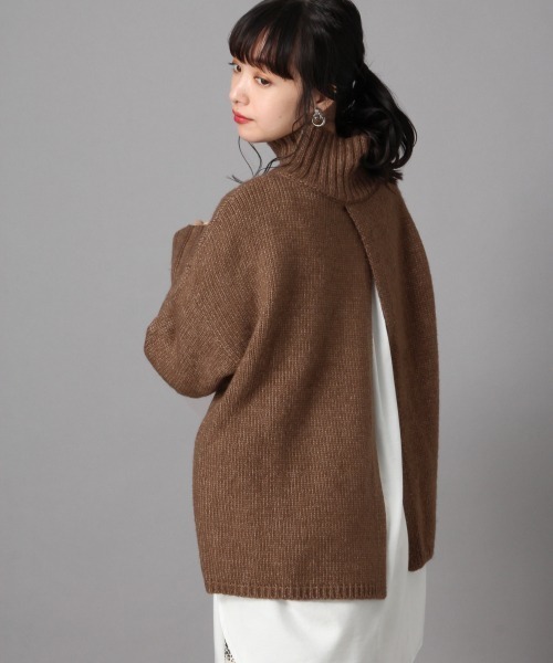 LOWRYS FARM(ローリーズファーム)の「カサネスリットプルオーバー 863205(ニット/セーター・レディース・アイボリー/グレー/ブラウン/ブルー・FREE)」の3枚目の写真