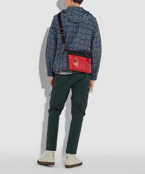COACH コーチ ディズニー　ミッキー ウエストバッグ　サーフィン COACH コーチ ディズニーミッキー ウエストバッグサーフィン