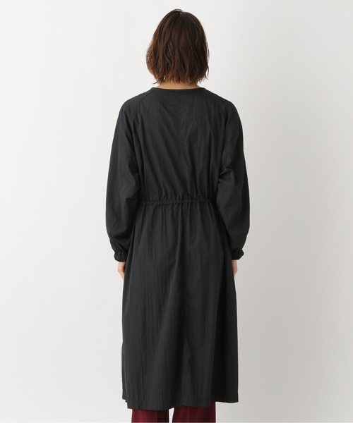 LEPSIM（レプシィム）の「ナイロンノーカラーロングマンパ　892098（マウンテンパーカー・レディース・ブラック/ベージュ/カーキ・FREE）」の7枚目の写真