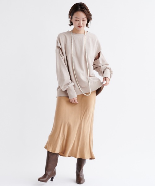 DouDou（ドゥドゥ）の「【WEB限定】デザインスリーブスウェット（Tシャツ/カットソー・レディース・ブラック/オフホワイト/グレイッシュベージュ・FREE）」の5枚目の写真