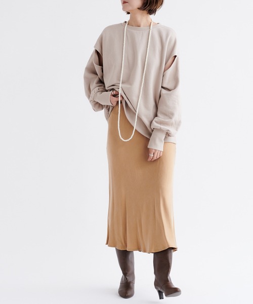 DouDou（ドゥドゥ）の「【WEB限定】デザインスリーブスウェット（Tシャツ/カットソー・レディース・ブラック/オフホワイト/グレイッシュベージュ・FREE）」の6枚目の写真