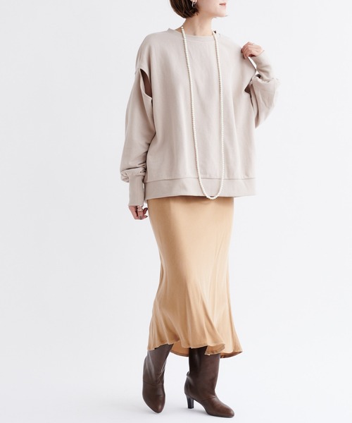 DouDou（ドゥドゥ）の「【WEB限定】デザインスリーブスウェット（Tシャツ/カットソー・レディース・ブラック/オフホワイト/グレイッシュベージュ・FREE）」の8枚目の写真