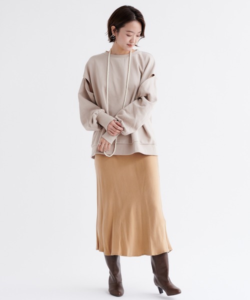 DouDou（ドゥドゥ）の「【WEB限定】デザインスリーブスウェット（Tシャツ/カットソー・レディース・ブラック/オフホワイト/グレイッシュベージュ・FREE）」の9枚目の写真