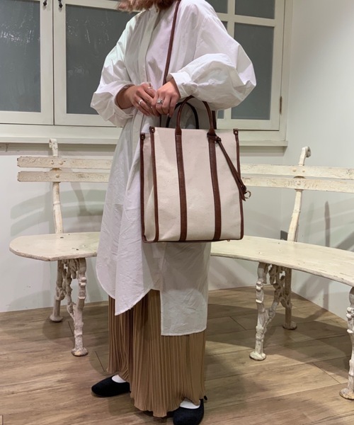 cache cache(カシュ カシュ)の「カシュカシュ cachecache / 縦型スマートトートバッグ(トートバッグ・レディース・パイソン/ブラウン系その他/パープル/ブラック/ライトグレー/ベージュ系その他/サックスブルー/ホワイト系その他・FREE)」の14枚目の写真