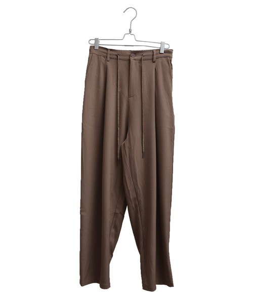 MinoriTY（マイノリティ）の「【MinoriTY×ファッションインフルエンサー ゆーきコラボ】コクーンシルエットワイドパンツ（スラックス・メンズ・ブラウン/オフホワイト・M/L）」の15枚目の写真