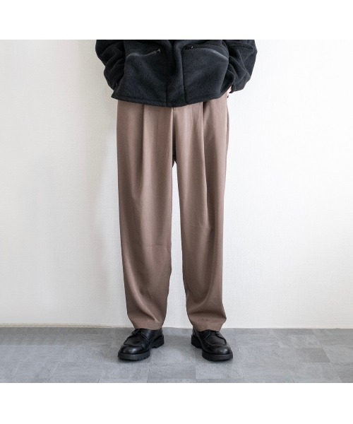 MinoriTY（マイノリティ）の「【MinoriTY×ファッションインフルエンサー ゆーきコラボ】コクーンシルエットワイドパンツ（スラックス・メンズ・ブラウン/オフホワイト・M/L）」の12枚目の写真