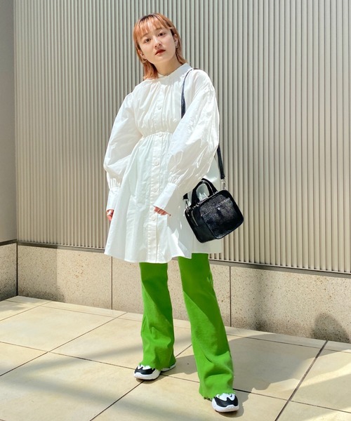 WHO'S WHO gallery（フーズフーギャラリー）の「ボリュームミニワンピ（シャツワンピース・レディース・ブラック/オフホワイト・FREE）」の8枚目の写真