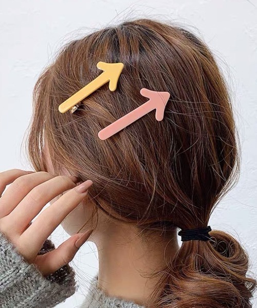 Fun & Daily（ファンアンドデイリー）の「F&D : 矢印カラーヘアクリップ（バレッタ/ヘアクリップ・レディース・グレー/グリーン/イエロー/ピンク/オレンジ・FREE）」の7枚目の写真