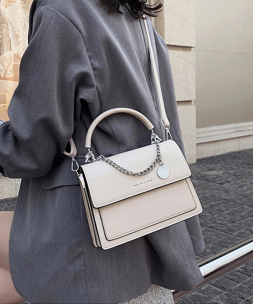 Passion(パッション)の「2WAYショルダーバッグ(ショルダーバッグ・レディース・グリーン/ブラック/ホワイト/イエロー/ピンク/レッド/モカ/グリーン系その他/ピンク系その他/ブルー/ブラック系その他/ホワイト系その他/ブラウン/ベージュ/ダークブラウン・FREE)」の2枚目の写真