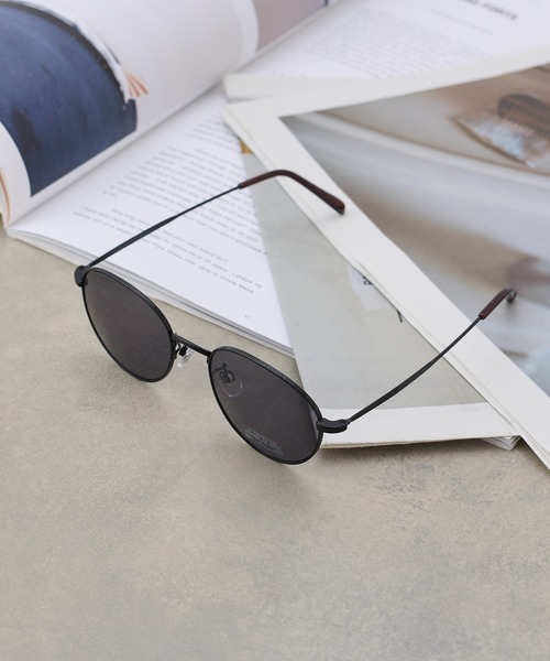 COLONY 2139(コロニートゥーワンスリーナイン)の「《UVカット99%》ベーシック伊達眼鏡/サングラス(サングラス・レディース・ブラック/シルバー/グレー・FREE)」の2枚目の写真