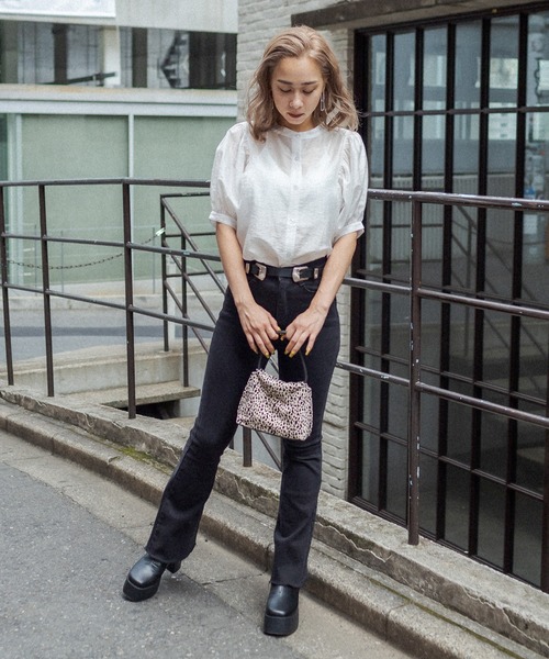 RASVOA（ラスボア）の「ボリューム袖バンドカラーシャツ（シャツ/ブラウス・レディース・ブラック/オフホワイト/ブルー・FREE）」の14枚目の写真