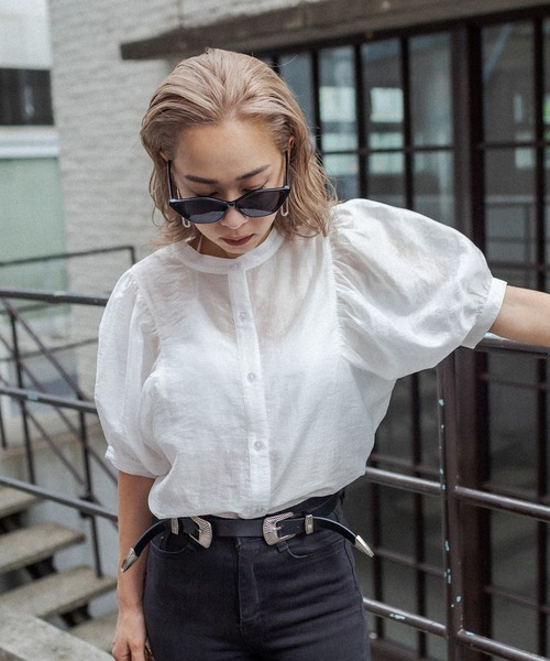 RASVOA（ラスボア）の「ボリューム袖バンドカラーシャツ（シャツ/ブラウス・レディース・ブラック/オフホワイト/ブルー・FREE）」の5枚目の写真