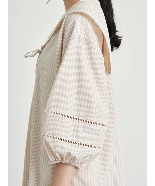 earth music&ecology（アースミュージックアンドエコロジー）の「【WEB限定】セーラーカラーボリュームワンピース ＊（ワンピース・レディース・オフホワイト/ネイビー/ストライプ・FREE）」の9枚目の写真