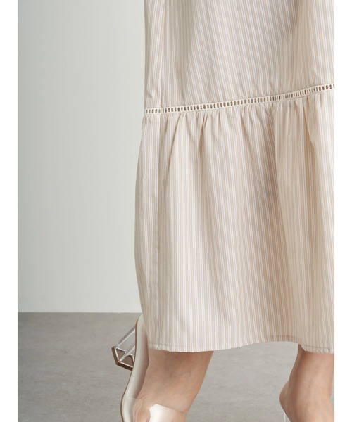 earth music&ecology（アースミュージックアンドエコロジー）の「【WEB限定】セーラーカラーボリュームワンピース ＊（ワンピース・レディース・オフホワイト/ネイビー/ストライプ・FREE）」の12枚目の写真