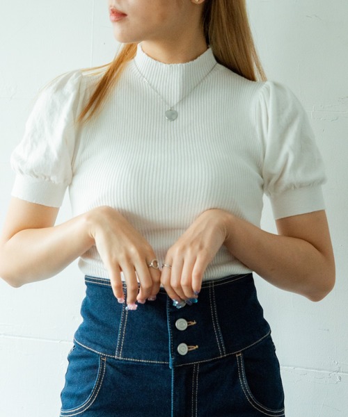 WEGO（ウィゴー）の「WEGO/【ZOZOTOWN＆一部店限定】ハイネックパフスリーブセーター（ニット/セーター・レディース・ブルー/ベージュ/ブラック/ホワイト・FREE）」の2枚目の写真