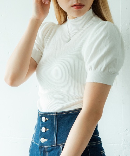 WEGO（ウィゴー）の「WEGO/【ZOZOTOWN＆一部店限定】ハイネックパフスリーブセーター（ニット/セーター・レディース・ブルー/ベージュ/ブラック/ホワイト・FREE）」の21枚目の写真