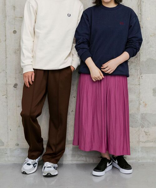FRED PERRY(フレッドペリー)の「【WEB限定/SHIPS別注】FRED PERRY: ワンポイント ロゴ サイドリブ クルーネック スウェット (トレーナー)(スウェット・メンズ・ホワイト/グレー/ネイビー/グリーン・LARGE/SMALL/X-LARGE/MEDIUM)」の9枚目の写真