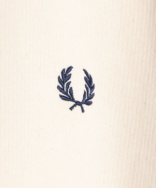 FRED PERRY(フレッドペリー)の「【WEB限定/SHIPS別注】FRED PERRY: ワンポイント ロゴ サイドリブ クルーネック スウェット (トレーナー)(スウェット・メンズ・ホワイト/グレー/ネイビー/グリーン・LARGE/SMALL/X-LARGE/MEDIUM)」の19枚目の写真