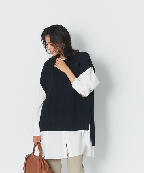 RIVE DROITE（リヴドロワ）の「抜け感のあるレイヤードスタイルが完成する　片畦ワイドベスト（ベスト・レディース・ネイビー/バーガンディー・FREE）」の3枚目の写真