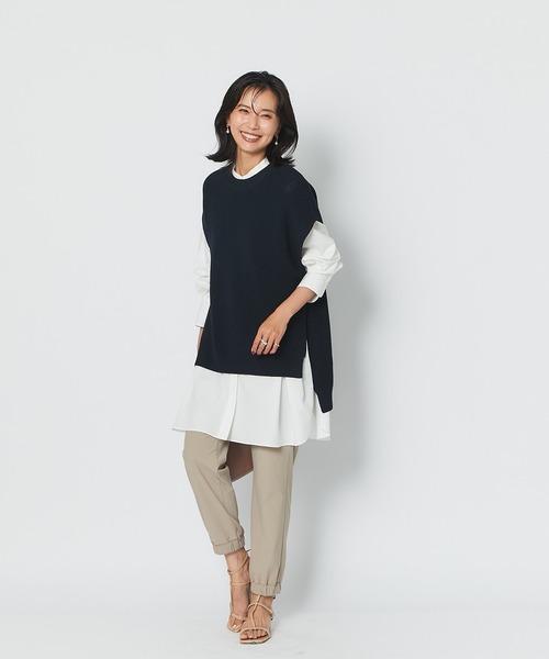 RIVE DROITE（リヴドロワ）の「抜け感のあるレイヤードスタイルが完成する　片畦ワイドベスト（ベスト・レディース・ネイビー/バーガンディー・FREE）」の6枚目の写真