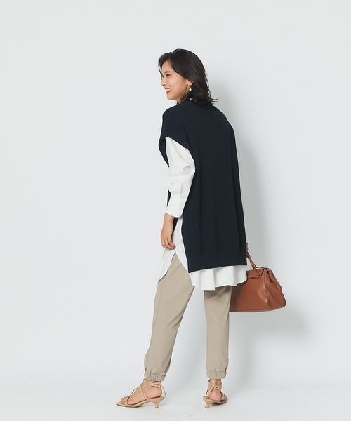 RIVE DROITE（リヴドロワ）の「抜け感のあるレイヤードスタイルが完成する　片畦ワイドベスト（ベスト・レディース・ネイビー/バーガンディー・FREE）」の16枚目の写真