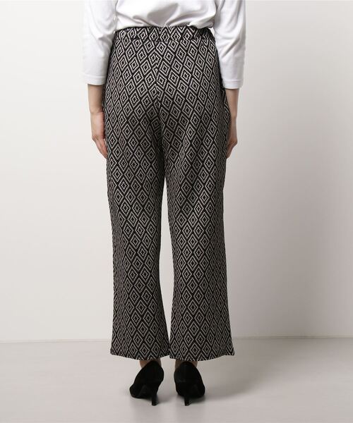 NICOLE white(ニコルホワイト)の「ダマスク柄ジャガードパンツ(その他パンツ・レディース・ベージュ系/ブラウン系/ブルー系・FREE)」の5枚目の写真