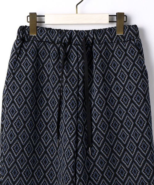 NICOLE white(ニコルホワイト)の「ダマスク柄ジャガードパンツ(その他パンツ・レディース・ベージュ系/ブラウン系/ブルー系・FREE)」の7枚目の写真