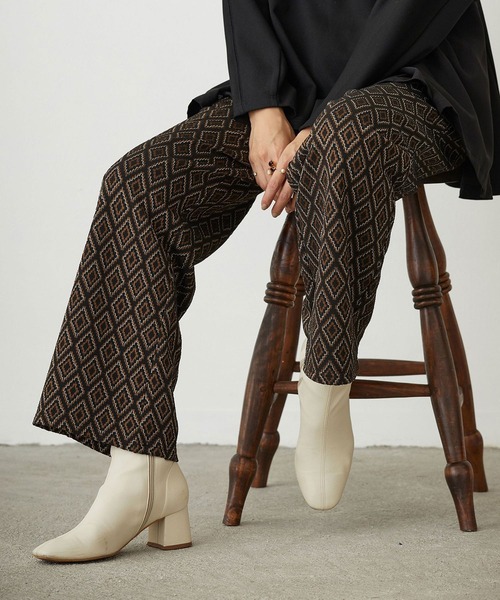 NICOLE white(ニコルホワイト)の「ダマスク柄ジャガードパンツ(その他パンツ・レディース・ベージュ系/ブラウン系/ブルー系・FREE)」の21枚目の写真