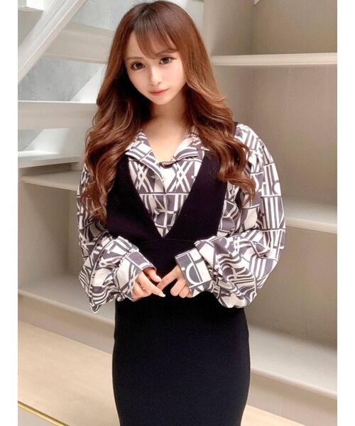 RESEXXY（リゼクシー）の「バイカラーパターンボリュームシャツ（シャツ/ブラウス・レディース・ブラック/ベージュ/キャメル・FREE）」の8枚目の写真