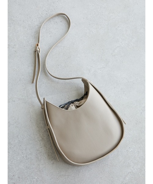 Green　Parks（グリーンパークス）の「・エリプスショルダーバッグ＊（ショルダーバッグ・レディース・ブラック/グレイッシュベージュ/ブラウン・FREE）」の3枚目の写真