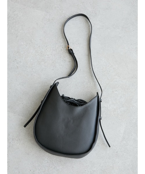 Green　Parks（グリーンパークス）の「・エリプスショルダーバッグ＊（ショルダーバッグ・レディース・ブラック/グレイッシュベージュ/ブラウン・FREE）」の2枚目の写真