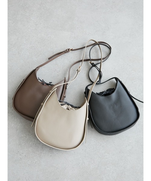 Green　Parks（グリーンパークス）の「・エリプスショルダーバッグ＊（ショルダーバッグ・レディース・ブラック/グレイッシュベージュ/ブラウン・FREE）」の6枚目の写真